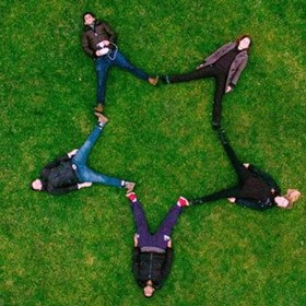 chatsNgroups.com: How to begin a WhatsApp Group Chat